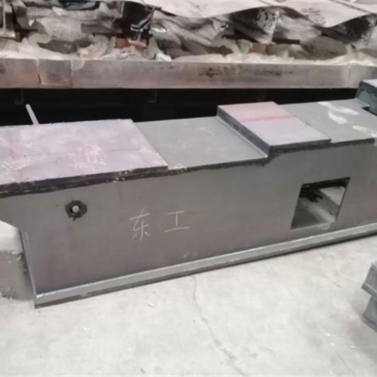 特大型打砂設(shè)備，對(duì)所有特大型金屬件表面打砂清除表面雜質(zhì)